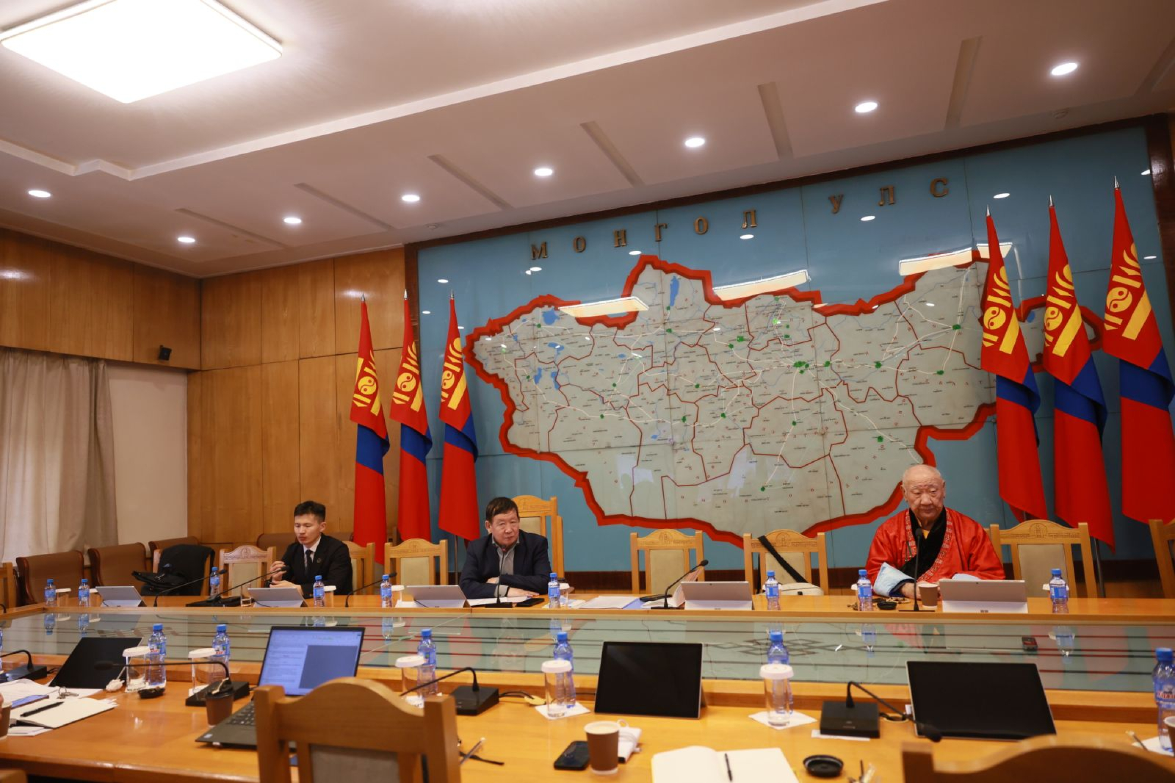 Зөвлөлдөх санал асуулгын асуултыг батлав