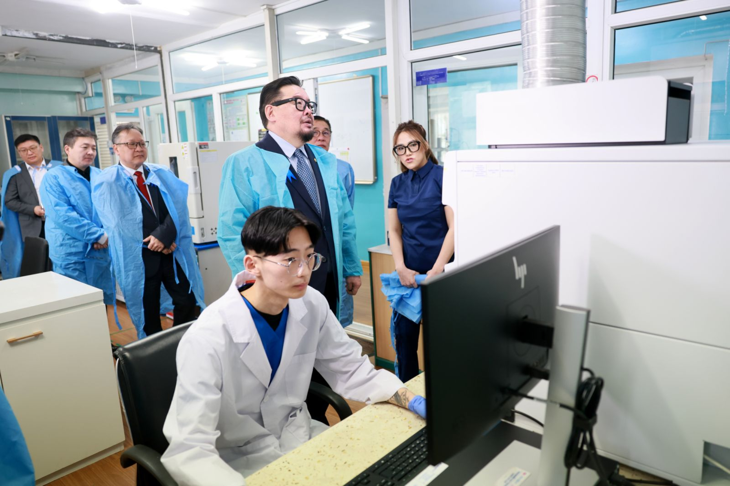 “ОЮУ ТОЛГОЙ” ХХК-ААС УС БОХИРДУУЛСНЫ ТӨЛБӨР АВАХЫГ УСНЫ ГАЗАРТ ҮҮРЭГ БОЛГОВ