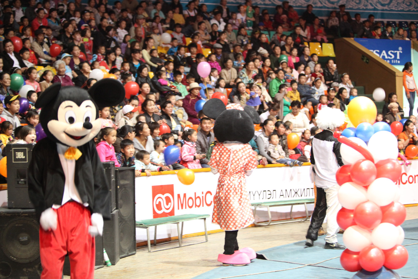 Бяцхан баянзүрхчүүд баяраа тэмдэглэлээ