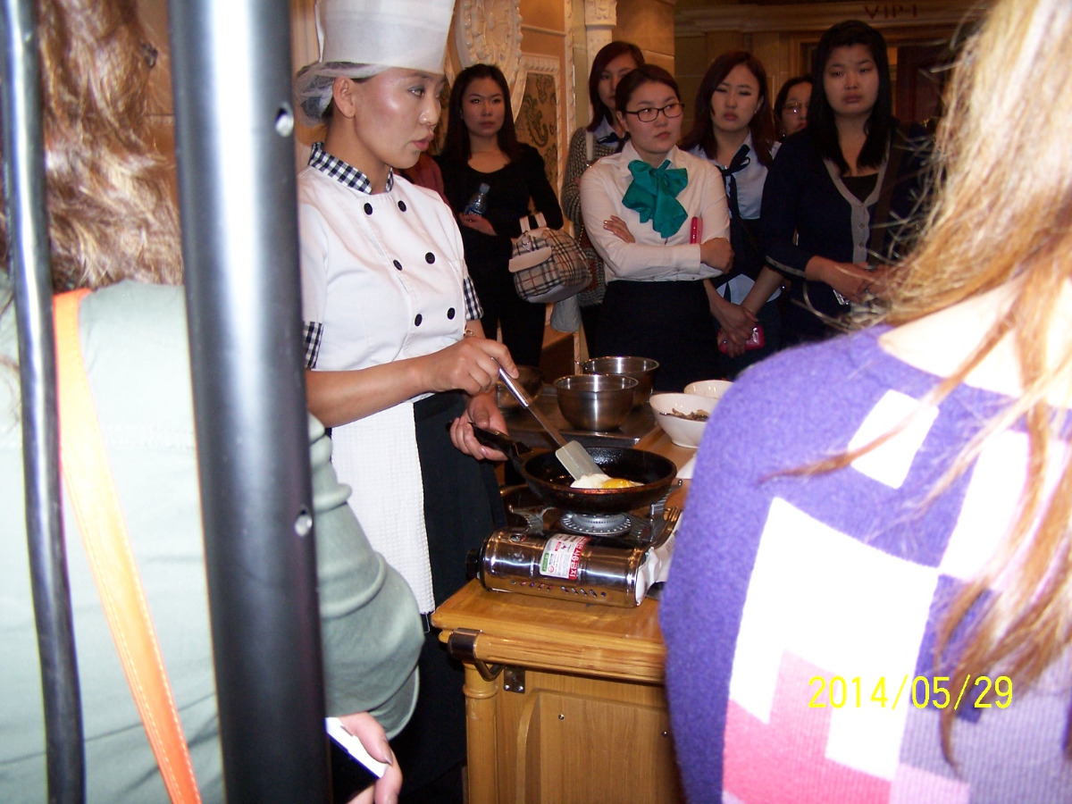 Мэргэжил сурталчлах өдөрлөг боллоо