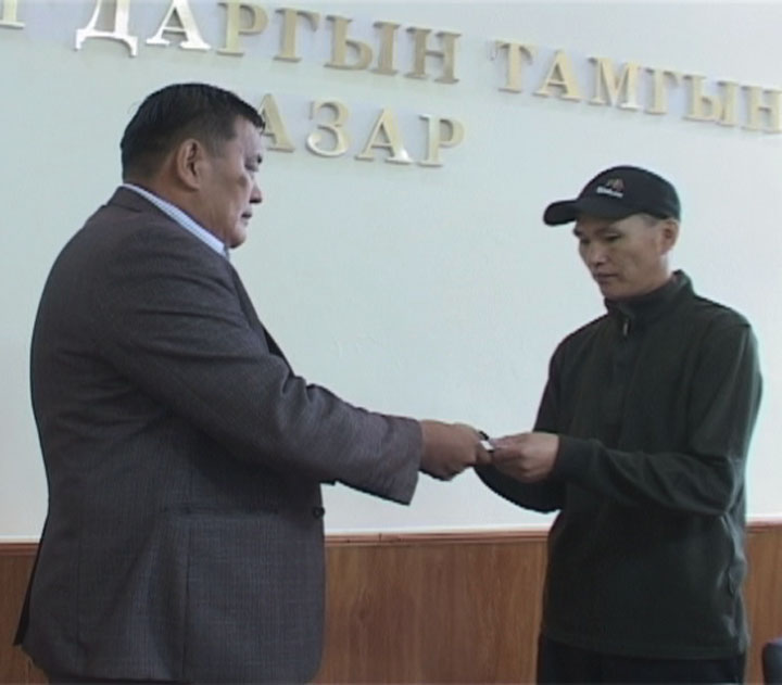 Дүүргийн Засаг дарга Х.Сайнбаярт дэмжлэг үзүүллээ