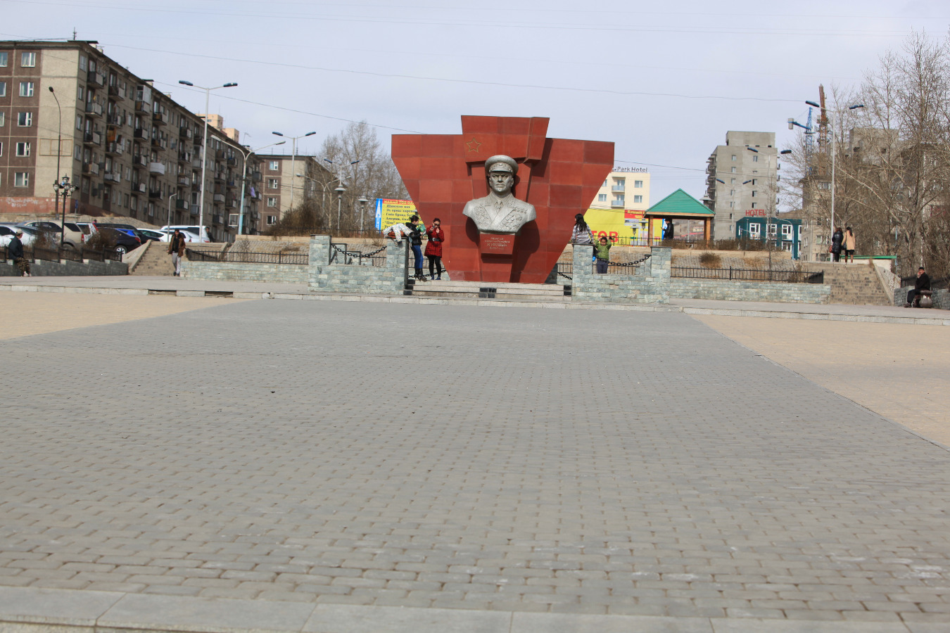 Баянзүрхчүүд наадам угтаж их цэвэрлэгээ хийлээ