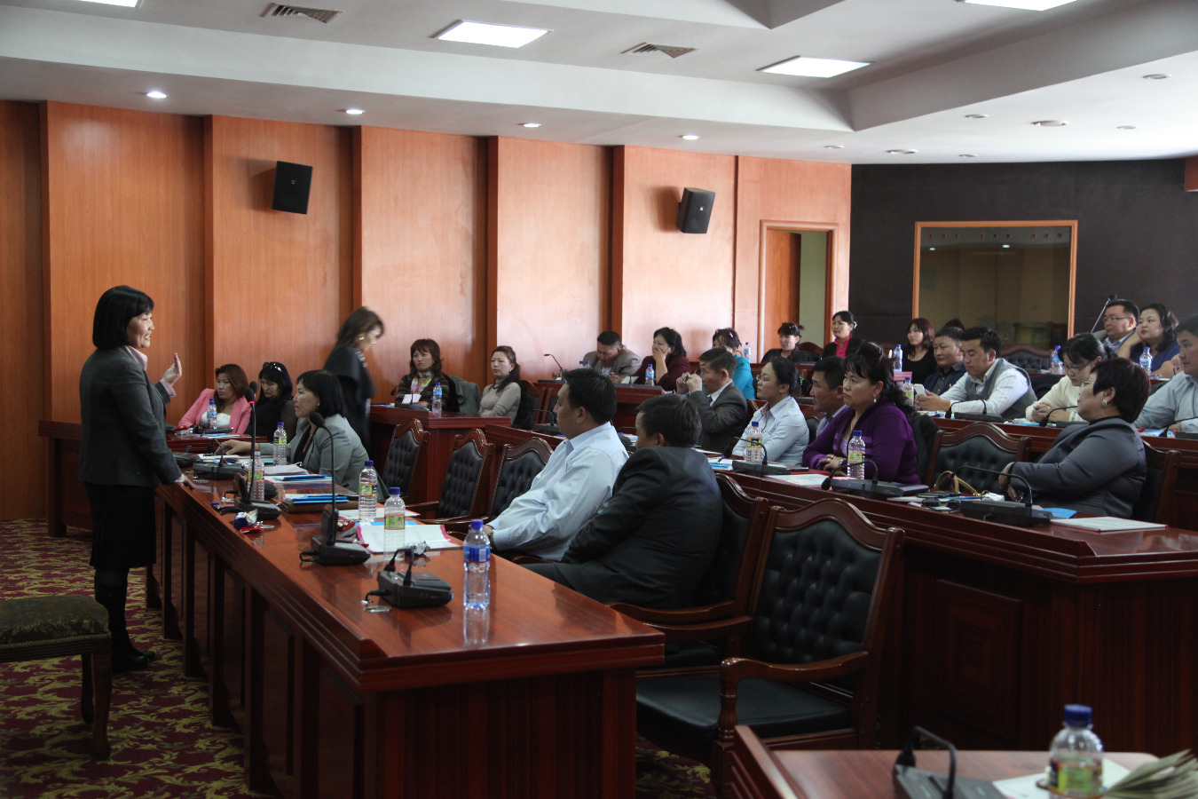 Хүүхэд хамгааллын асуудлаар номын дуу сонсов