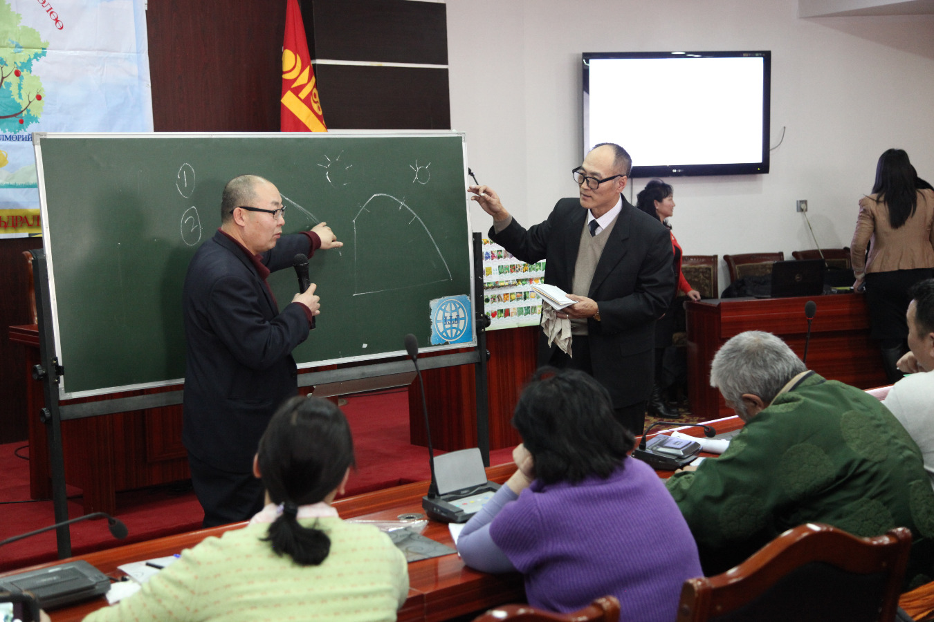 Хүлэмжийн аж ахуй эрхэлдэг иргэдэд зориулсан сургалт болов