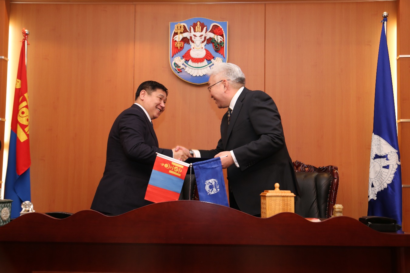 НИЙСЛЭЛИЙН ИРГЭД ИРГЭНИЙ БҮРТГЭЛИЙН 5 ҮЙЛЧИЛГЭЭГ ХОРООНООС АВАХ БОЛОМЖТОЙ БОЛЛОО