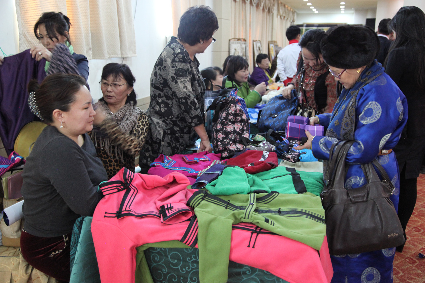 3800 гаруй иргэнийг ажлын байртай болгожээ