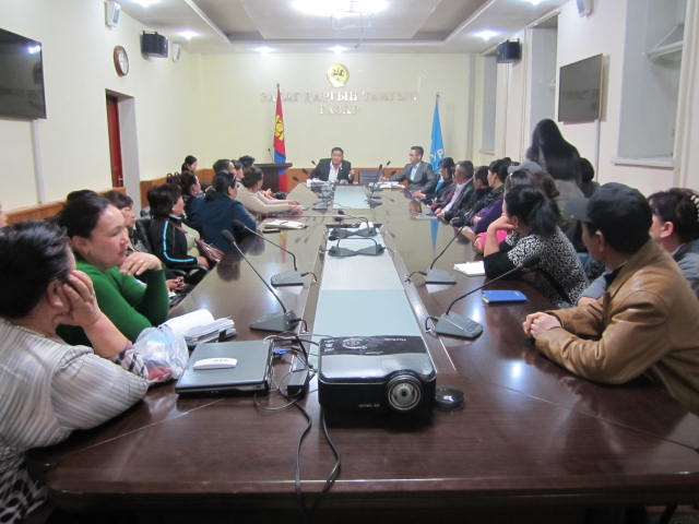 Багануур дүүргийн Засаг дарга махны худалдаачидтай уулзлаа