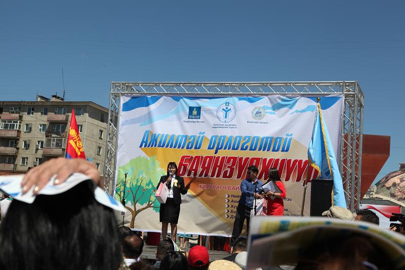 323 ажилгүй иргэнийг ажлын байранд зуучиллаа