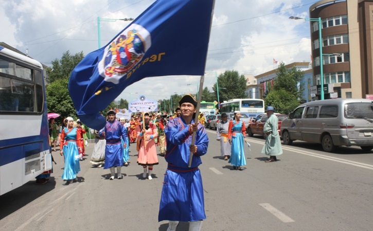 “Дээлтэй Монгол-2014” наадамд Хан-Уул дүүрэг 3 дугаар байранд шалгарлаа