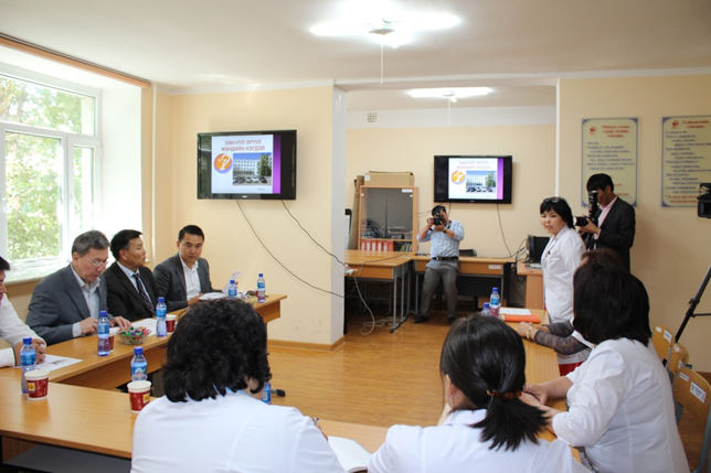 УИХ, Засгийн газрын гишүүн, Гадаад хэргийн сайд Л.Болд Хан-Уул дүүргийн Эрүүл мэндийн нэгдлийн үйл ажиллагаатай танилцлаа