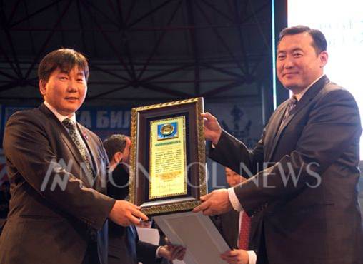 Д.Пүрэвдаваа боловсролд ээлтэй Засаг даргаар шалгарлаа