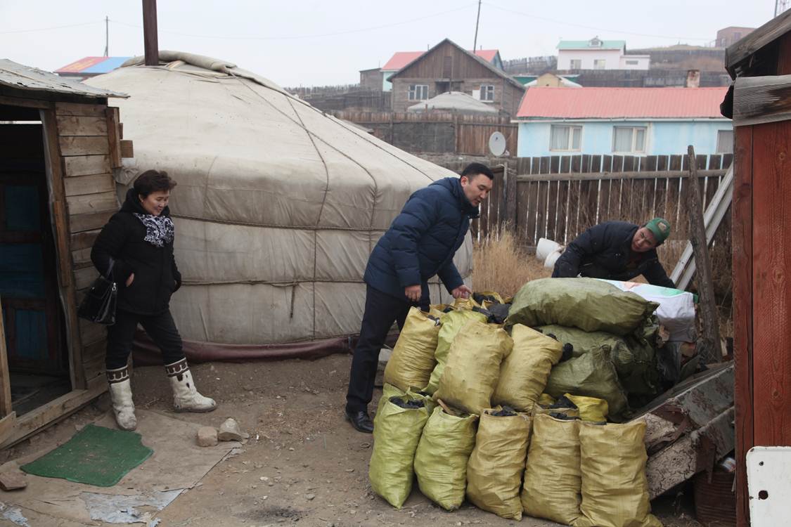 Өндөр настан н.Нанжидад туслав