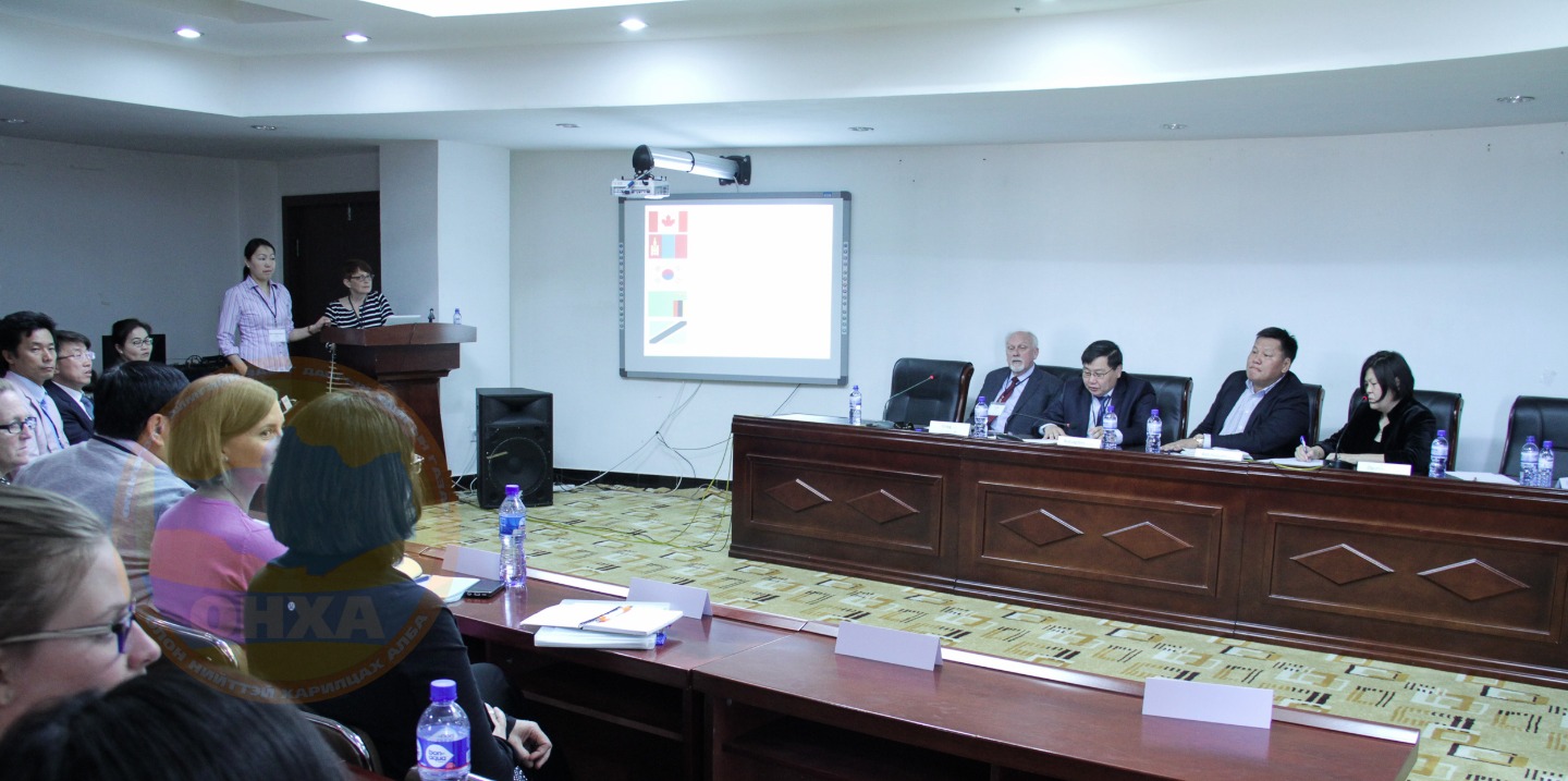 Эрүүл мэндийн сургалт болж байна