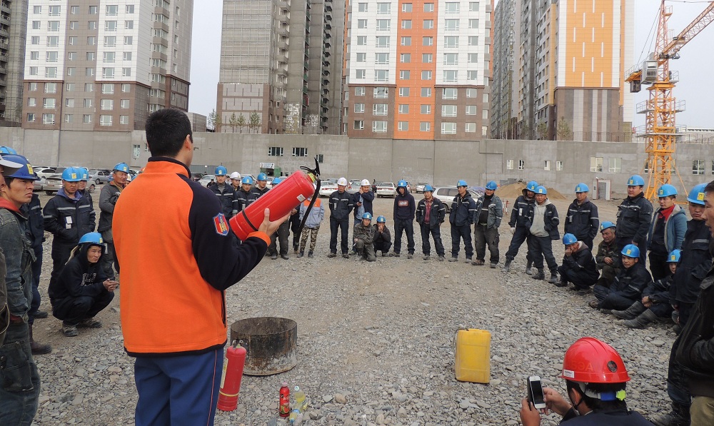 Тепломонтаж ХХК-ийн ажилчдад гал унтраах сургалт зохион байгууллаа