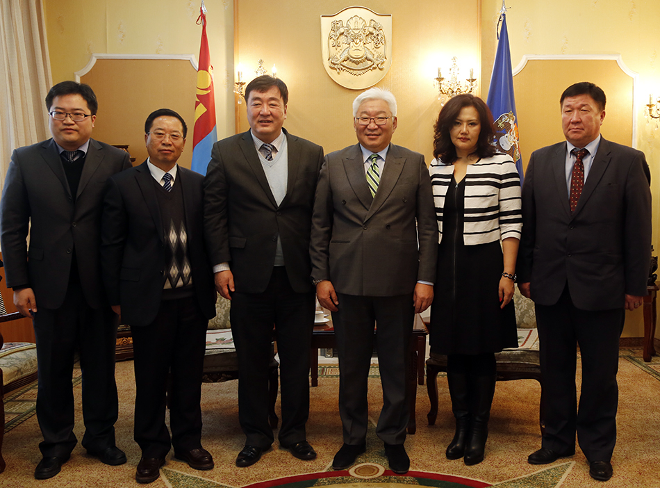 Нийслэлийн Засаг дарга БНХАУ-аас Монгол Улсад суугаа Онц бөгөөд Бүрэн Эрхт Элчин Сайд Син Хайминийг хүлээн авч уулзлаа