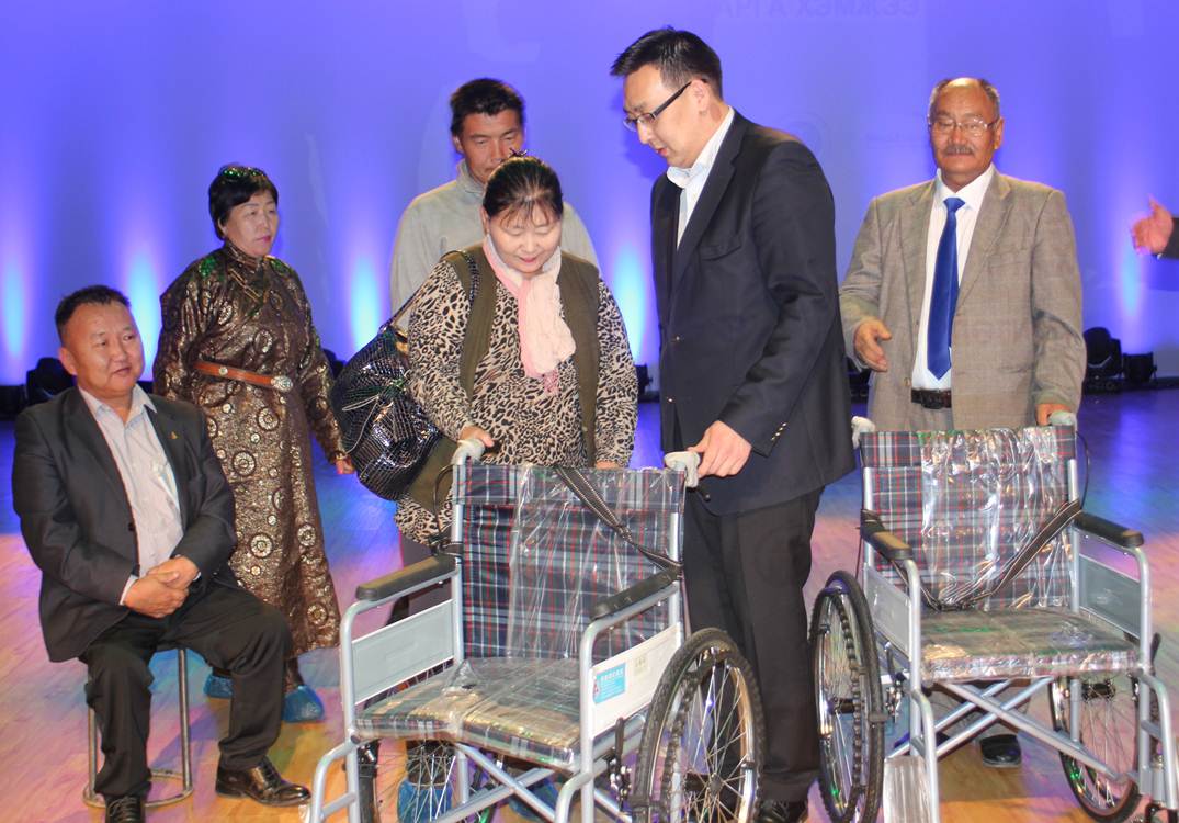 Хөгжлийн бэрхшээлтэй иргэддээ хүндэтгэл үзүүллээ