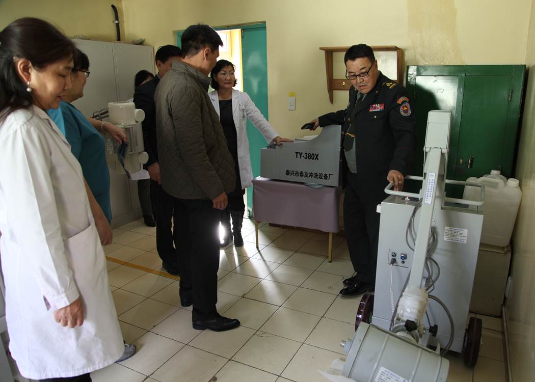 Зөөврийн рентген аппарат бэлэглэв