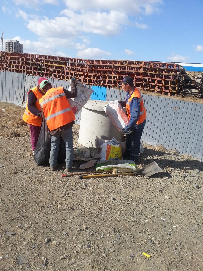 Хан-Уул дүүргийн 16 хорооны үерийн ус зайлуулах хоолойг цэвэрлэлээ