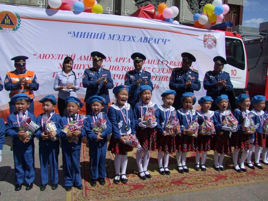 “Аюулгүй амьдрах арга ухаанд суралцъя” уралдаанд Баянзүрхийн багачууд тэргүүлэв