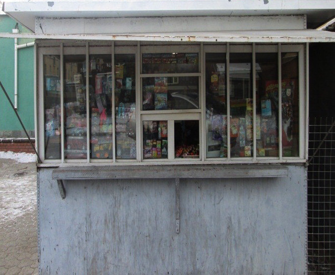 Нийтийн эзэмшлийн зам талбайд байрласан зөвшөөрөлгүй түргэн үйлчилгээний цэгүүдийг албадан нүүлгэнэ