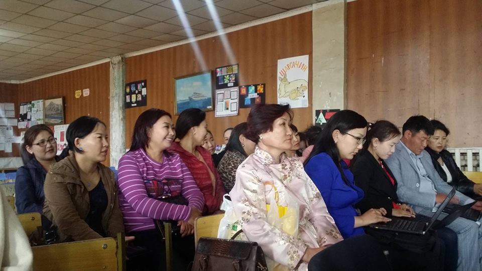 Нийгмийн зорилтод бүлгийн сурагчдад дэмжлэг үзүүллээ