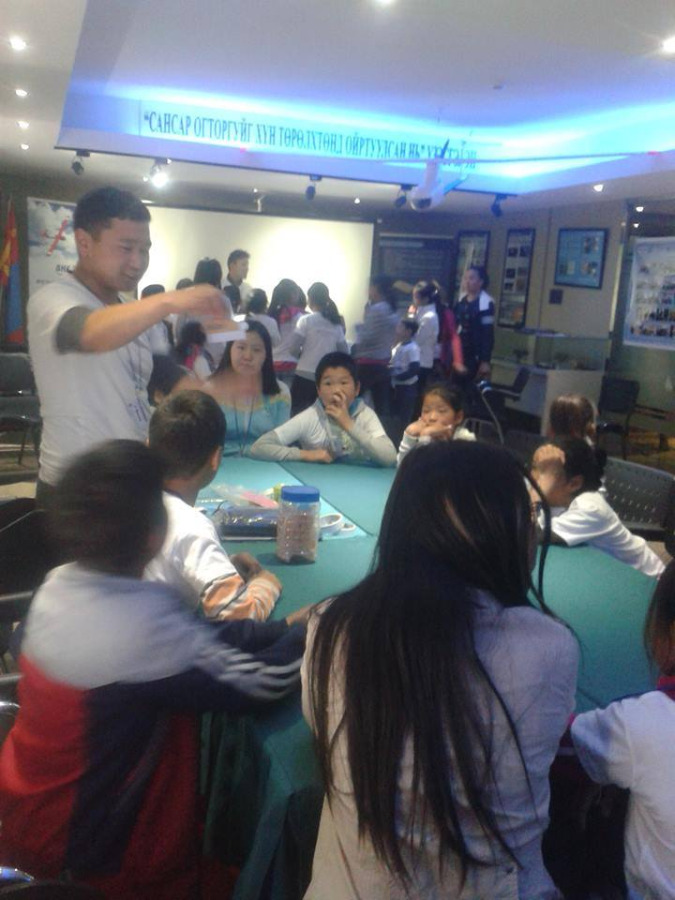 Багачууд нийслэл хотоор аялажээ