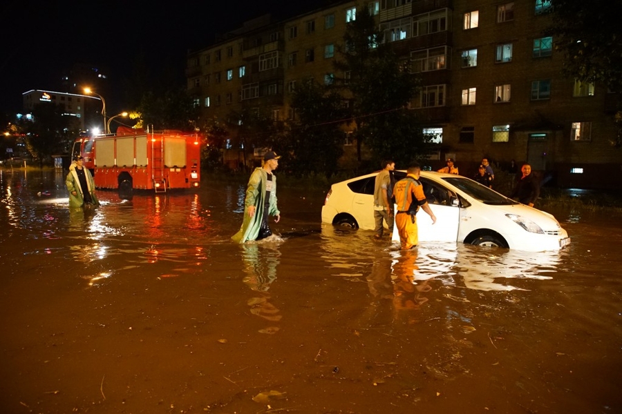 Дүүргийн Онцгой байдлын хэлтэс үерт автсан айлуудад шуурхай арга хэмжээ авч ажиллаж байна
