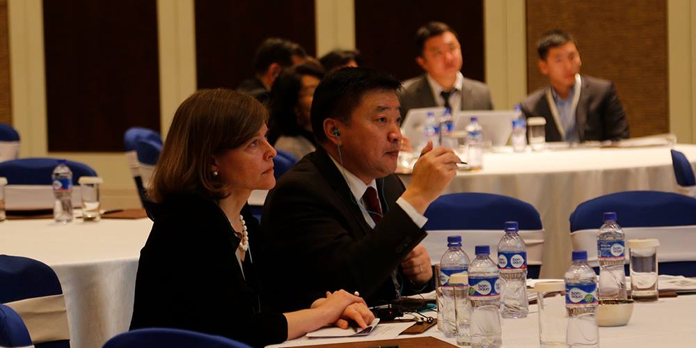 “ТЭЭВРИЙН БОДЛОГЫН АСУУДЛУУД БОЛОН ТУСГАЙ ЗАМЫН АВТОБУС /BRT/-ыг НЭВТРҮҮЛЭХ НЬ” хэлэлцүүлэг болж байна