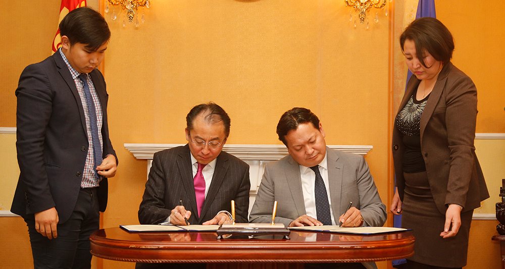 Хамтран ажиллах санамж бичигт гарын үсэг зурлаа