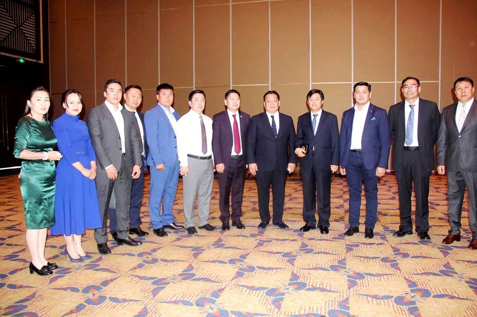 Бугат хотын гэр хорооллыг орон сууцжуулах ажилтай танилцлаа