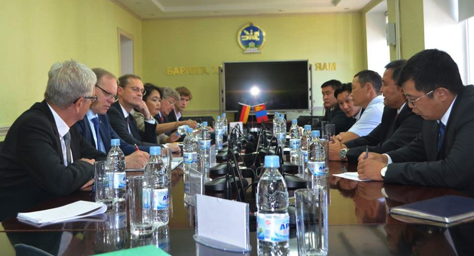 БХБЯ-ны төлөөлөгчид Берлин хотын захирагчийг хүлээн авч уулзлаа