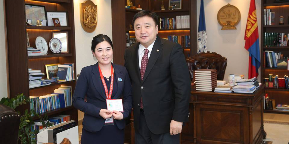 Ган үзэгтэн тодорлоо