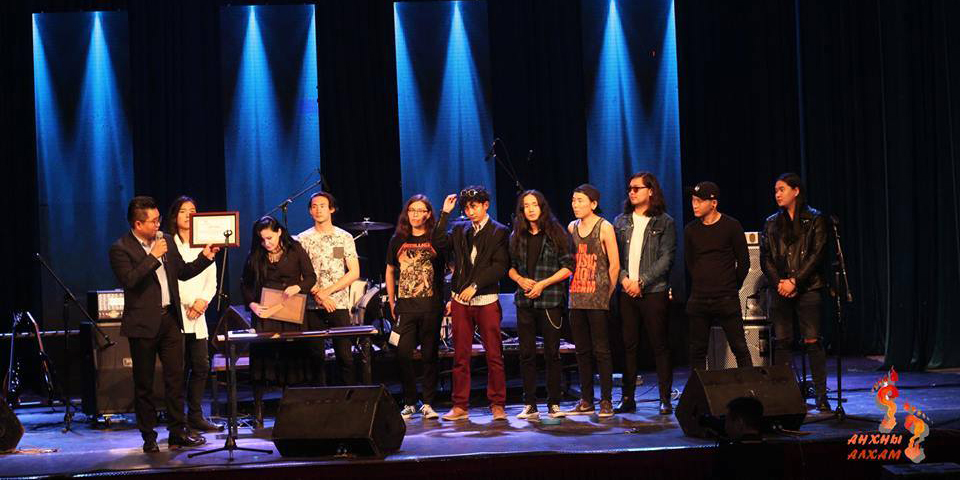 “Бодитоор мэдэрье, эергээр харъя” уриатай алкохолгүй амьд хөгжмийн тоглолт боллоо