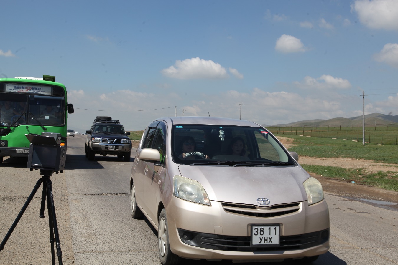 Хурд хэмжигч ажиллаж байна