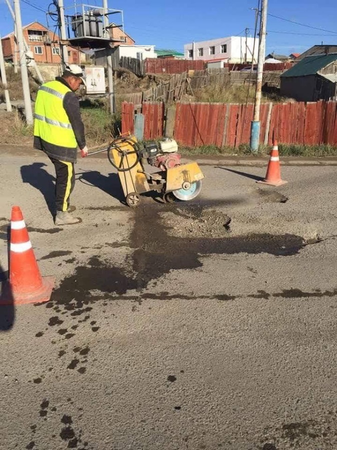 3.000 м.кв талбайн замын нөхөөсийг хийнэ