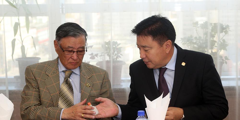 НЗДТГ-аас өндөр насны тэтгэвэртээ гарсан ахмуудад хүндэтгэл үзүүллээ