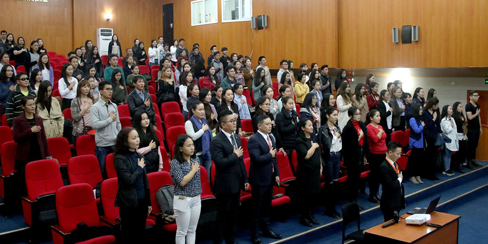 "НИЙСЛЭЛИЙН ЗАЛУУ ХӨТӨЧ" сургалтад хамрагдсан залуучууд батламжаа гардан авлаа
