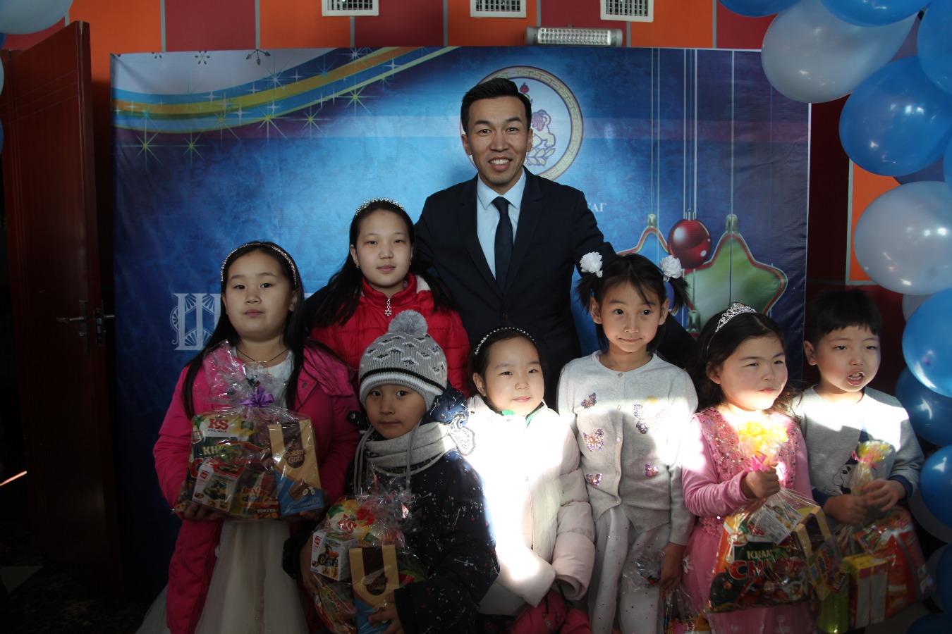 Багачууддаа хүндэтгэл үзүүллээ