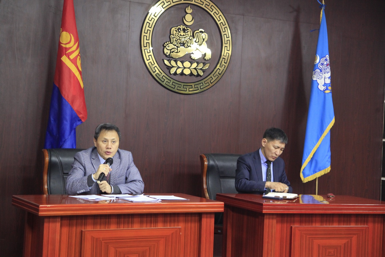 Нийслэлийн ажлын хэсэг Баянзүрх дүүрэгт ажиллаж байна