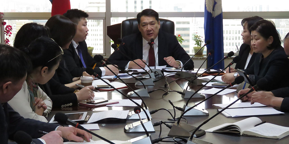 “Элэг бүтэн монгол” хөтөлбөрийг эрчимжүүлж, “эрүүл иргэн” аяныг зохион байгуулна