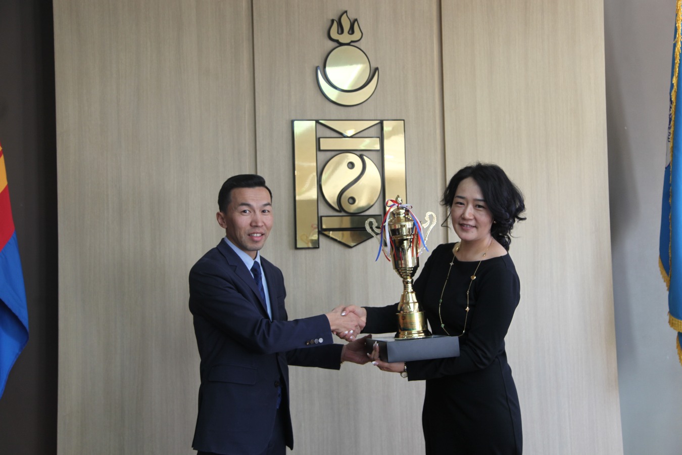 “Улаанбаатар марафон-2019” цом Баянзүрх дүүрэгт аялж байна