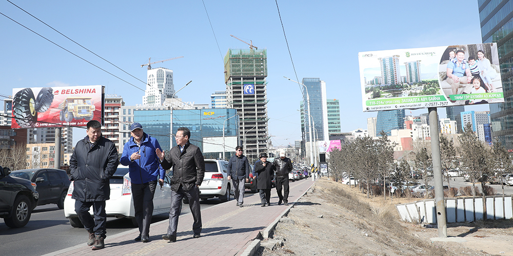 Рекламны самбаруудыг цэгцлэнэ