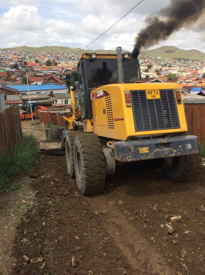 Баянзүрх дүүрэг 120.000 м.кв талбайн шороон замыг хусч, тэгшлэнэ