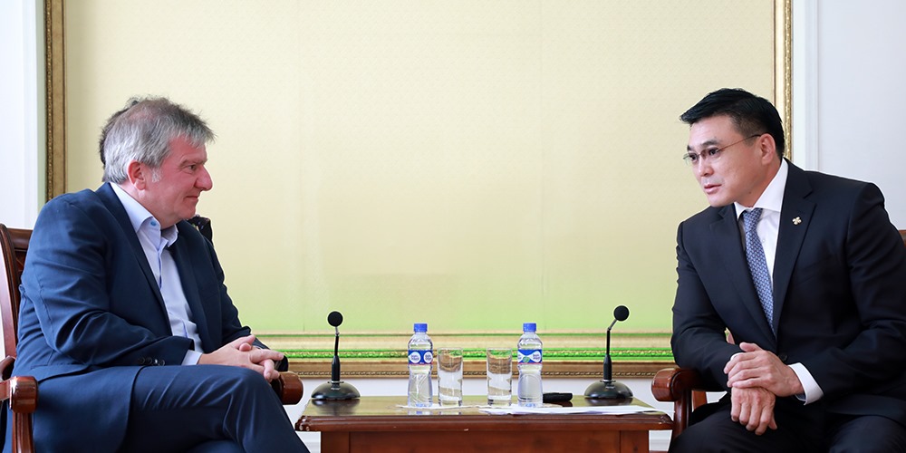 Эрүүл мэндийн салбарт хамтын ажиллагаагаа өргөжүүлэхээр санал солилцлоо