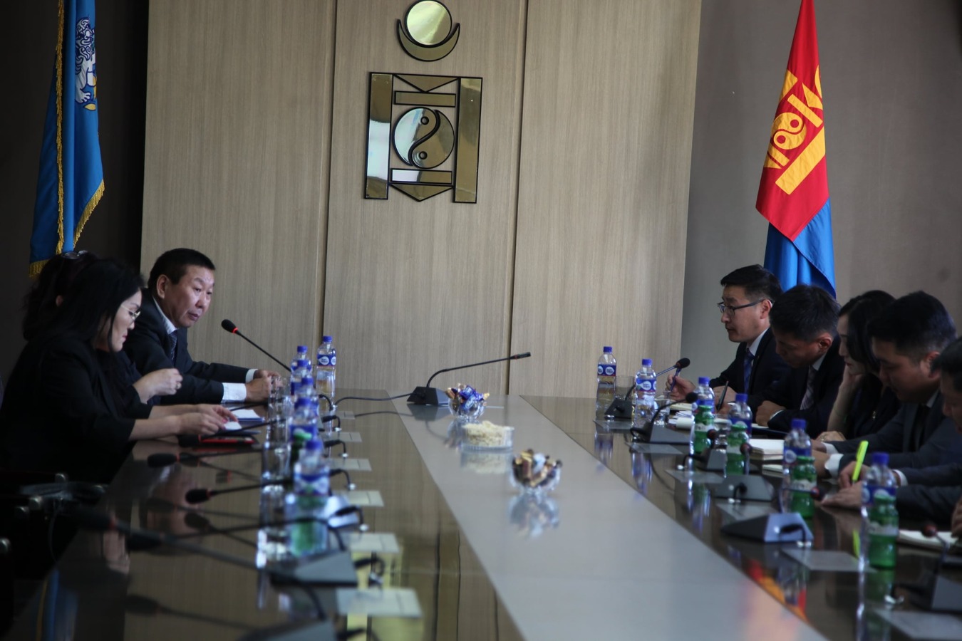 Төрийн байгууллагын ажлын зохион байгуулалт, архив, албан хэрэг хөтлөлтийн Улсын үзлэг Баянзүрх дүүрэгт эхэллээ