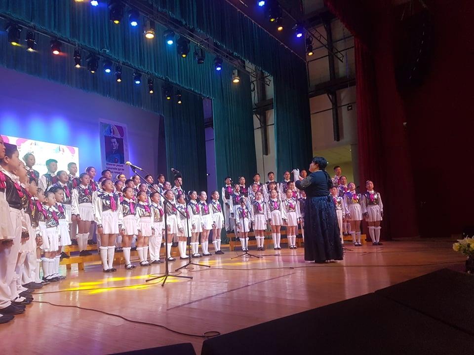 “Хүүхдийн найрал дууны шилдэг хамтлаг”-ууд тодров