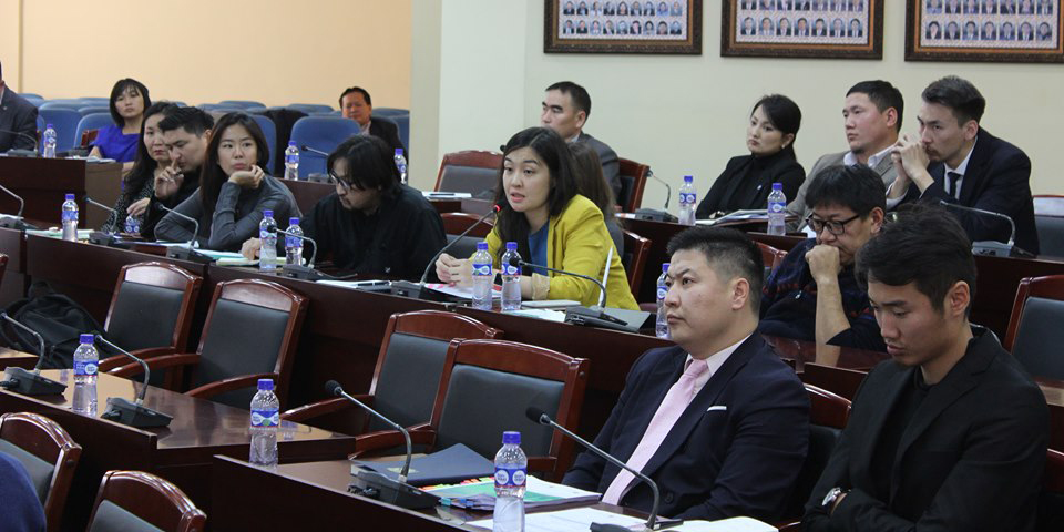 “Улаанбаатар хотын 2040 он хүртэлх хөгжлийн ерөнхий төлөвлөгөөний концепц”-д санал авах хэлэлцүүлэг зохион байгууллаа