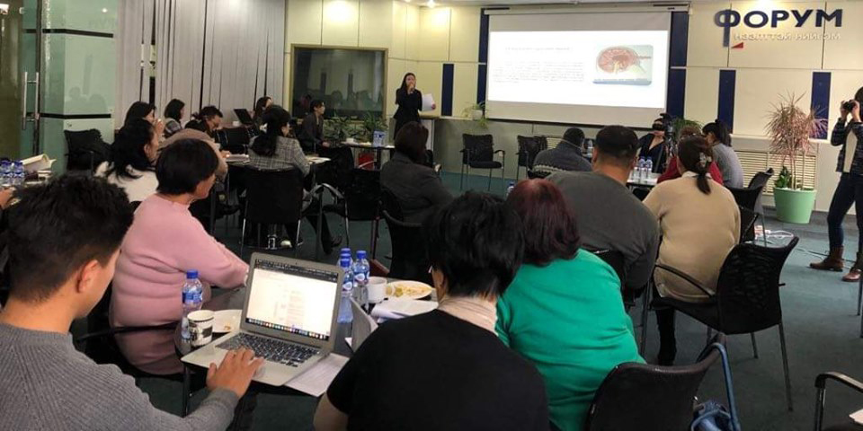 “Хотын хөгжил ба орхигдсон иргэд” нээлттэй хэлэлцүүлэг боллоо