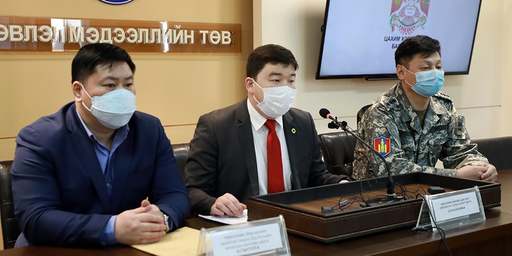 Урт цагаанд үйл ажиллагаа эрхлэгчдийг хүлээн авч уулзаж байна