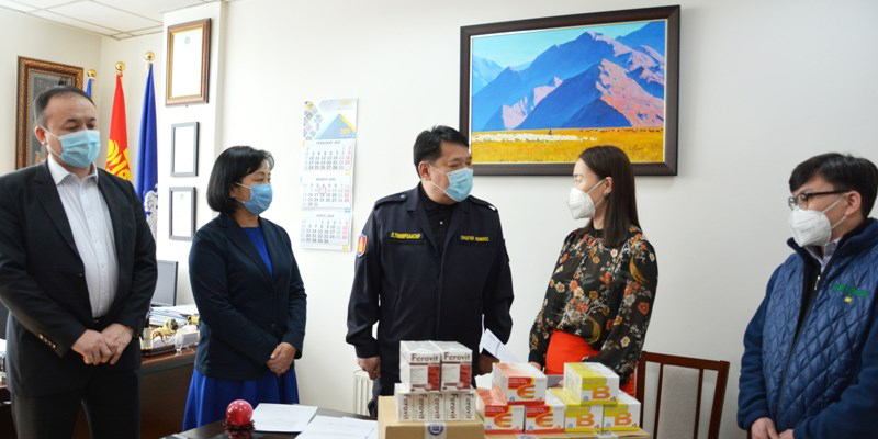 “Чинван импекс”, “Ач үр” ХХК-иудаас 57 сая төгрөгийн үнэ бүхий витамин хандивлалаа